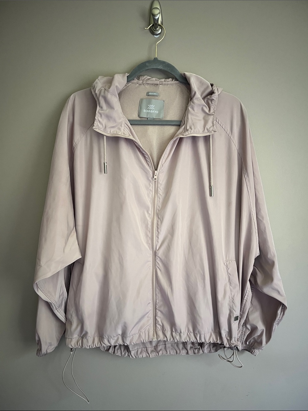 Soia & Kyo Oaklynn Hooded Blush pink Windbreaker size large /XL
